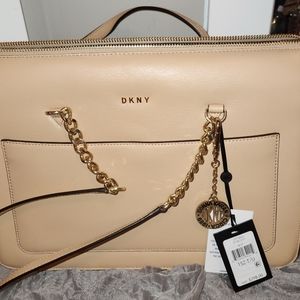 DKNY Leather Shoulder Handbag in Nude / Cream colour